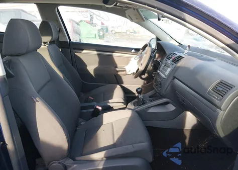 2007 Volkswagen Rabbit 2-Door z USA, uszkodzony, nr VIN WVWAR71K07W125249